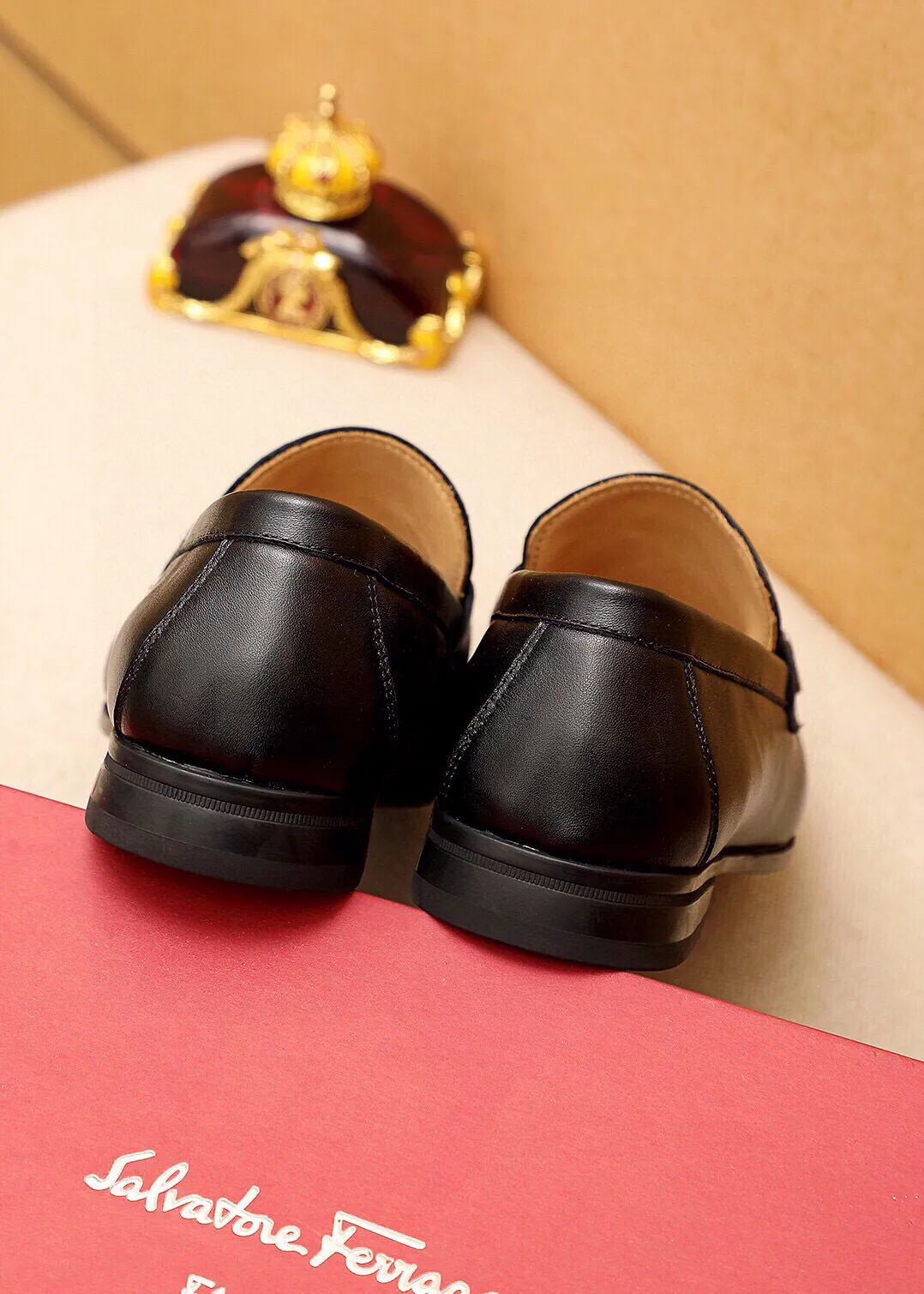 Men's shoes 💰480 💐 Product trademark: Ferragamo "Ferragamo" casual leather shoes Regular size: 38-44 (45🉑️customized) Product materials: Selected imported first-layer calfskin upper + luxury hardware buckle, imported water-dyed cow leather lining. Strong three-dimensional visual effect, original outsole color: 4⃣️seed leather materials available